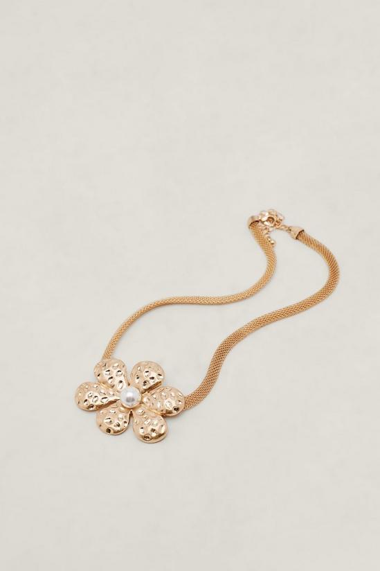 NastyGal Engraved Floral Pendant Necklace 3