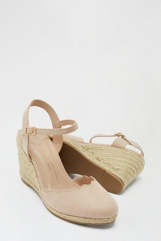 Dorothy Perkins Wide Fit Blush Drifter Wedge Court Shoe 4