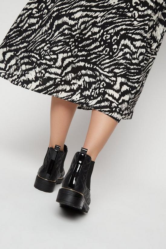 Dorothy Perkins Wide Fit Mac Quilt Design Chelsea Boot 3