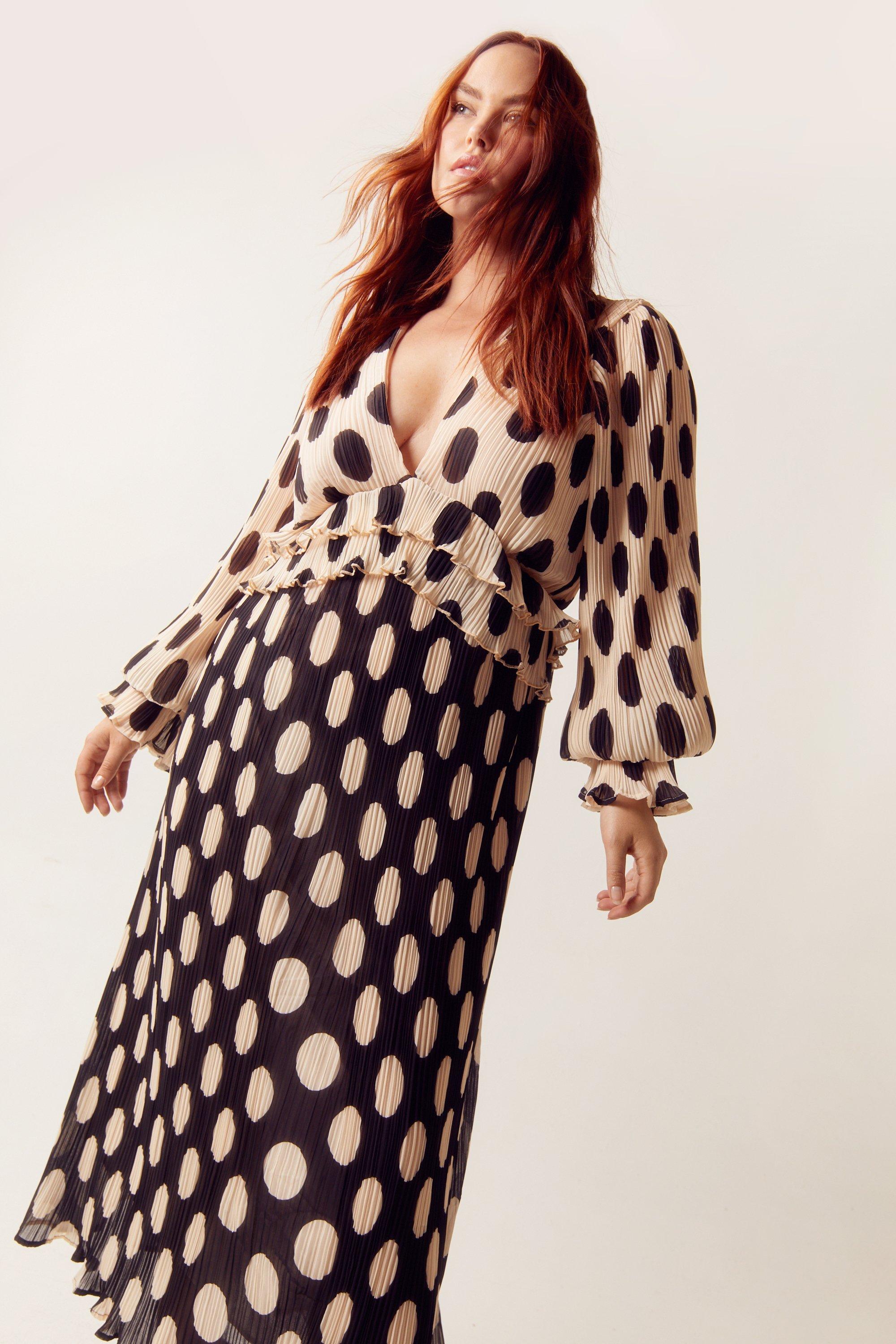 Plus Size Polka Dot Print Pleated Maxi Dress