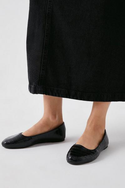Pollie Wide Fit Round Toe Ballet Flats