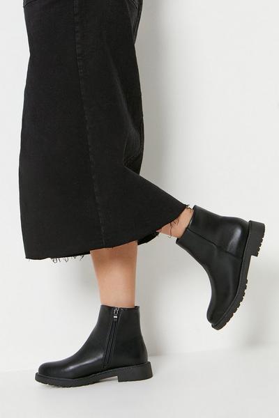 Madelyn Chunky Chelsea Boots
