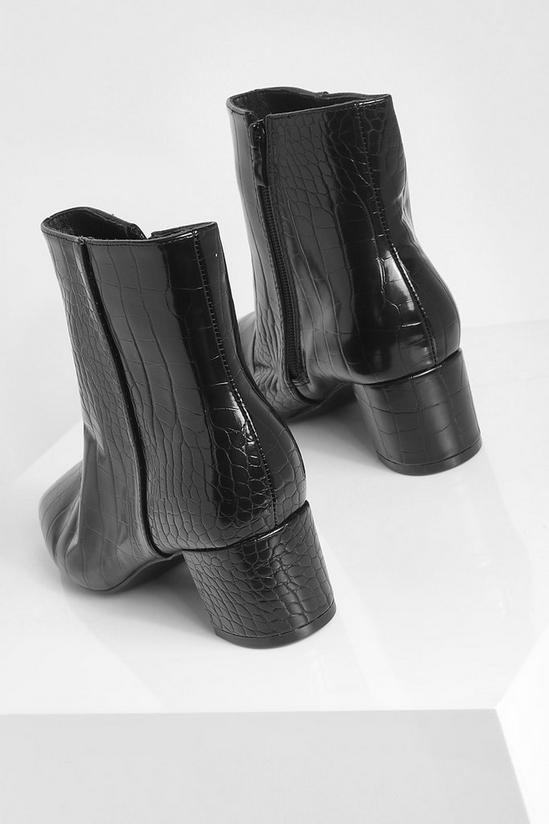 boohoo Wide Fit Low Block Heel Shoe Boots 4