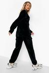 boohoo Velour Relaxed Fit Cargo Joggers thumbnail 2