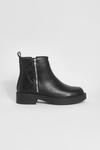 boohoo Wide Fit Pu Quilted Zip Detail Chelsea Boots thumbnail 2