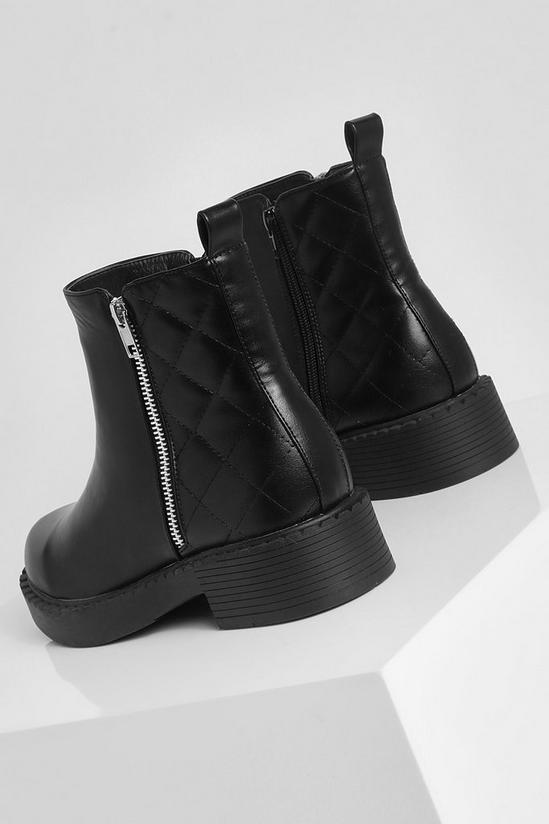 boohoo Wide Fit Pu Quilted Zip Detail Chelsea Boots 4