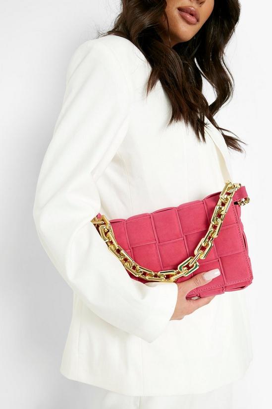 boohoo Quilted Weave Clutch Bag With Chain 1