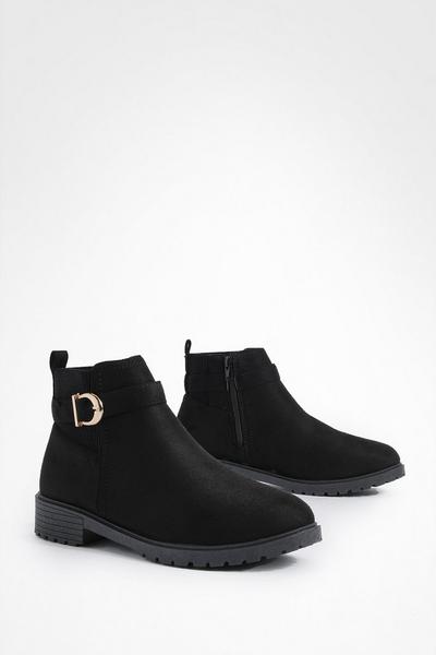 Basic Buckle Detail Chelsea Boots