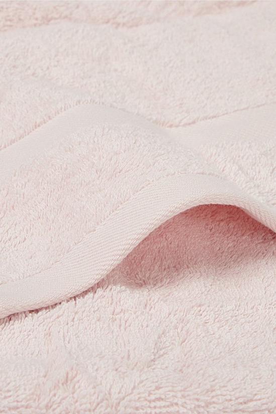 Debenhams Set Of Pale Pink Towels 2
