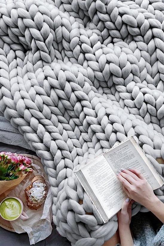 Living and Home Chunky Knit Blanket Cotton Throw Bulky Soft Braided Hand Knotted Throw for Home Decor 120x150cm Chunky Knit Throw Blanket Handwoven Home Decor 6