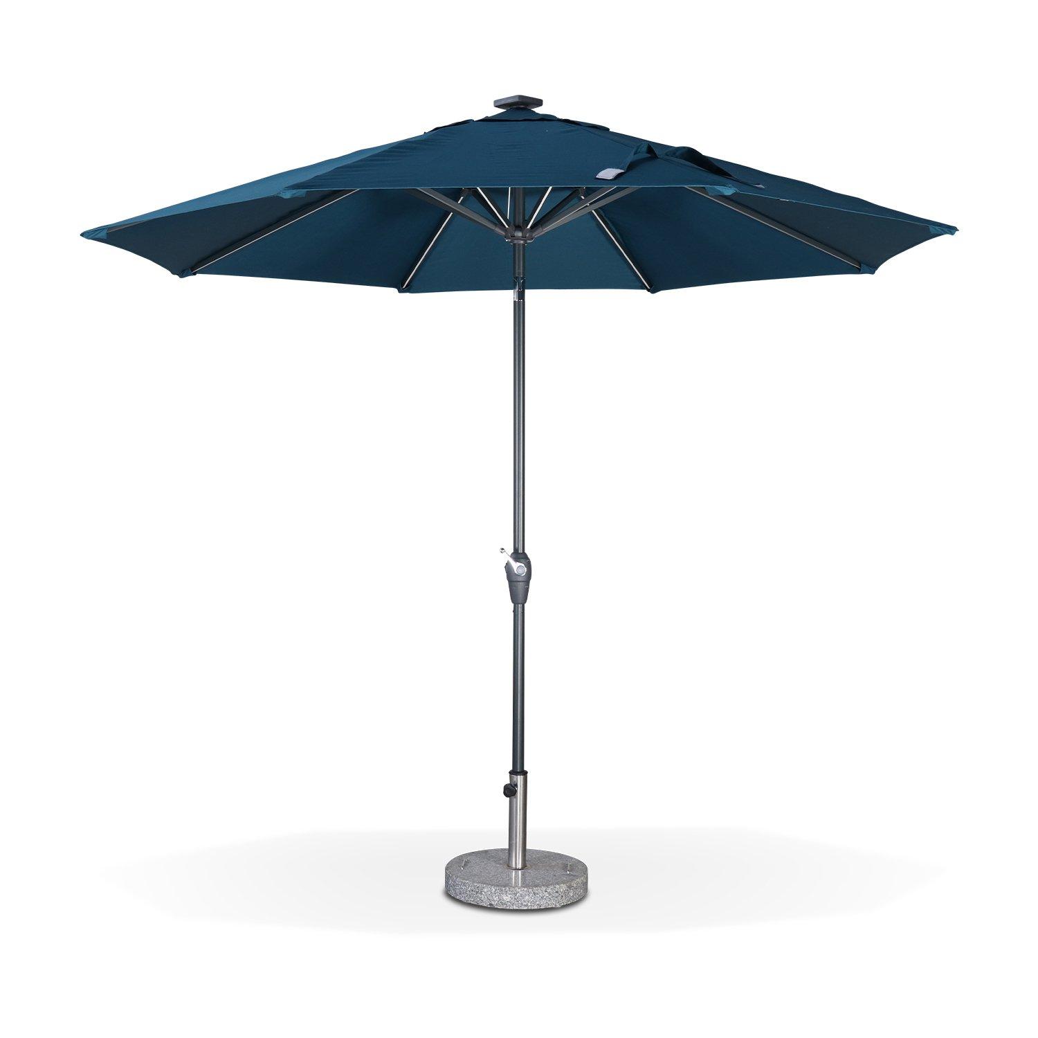 2.7m Round Centre Pole Parasol With Integrated Led Lights