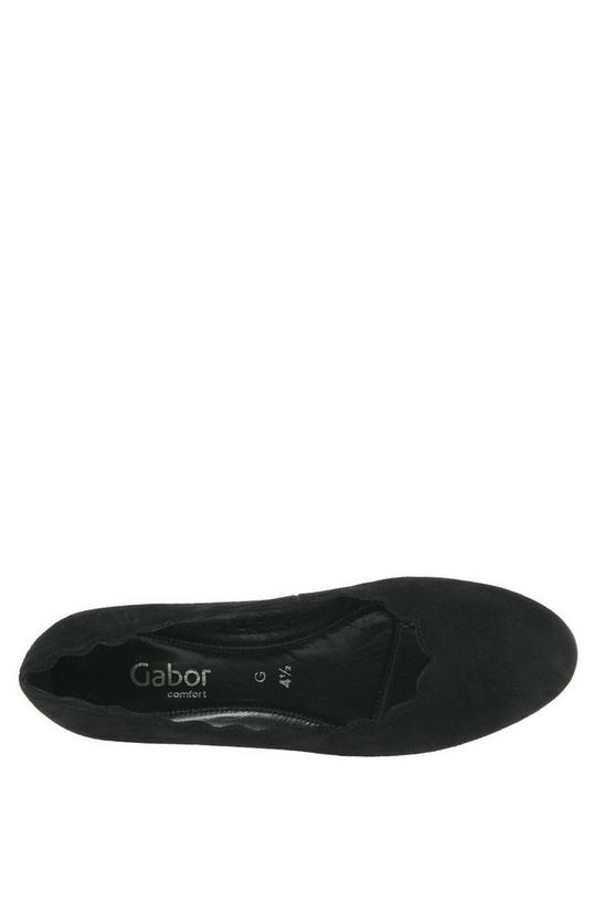 Gabor 'Gigi' Court Shoes 4