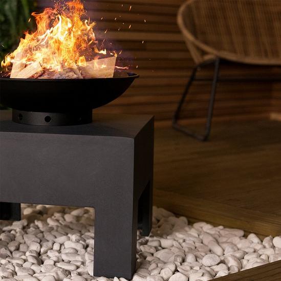 Charles Bentley Fire Pit with Metal Fire Bowl and Square Concrete base 2