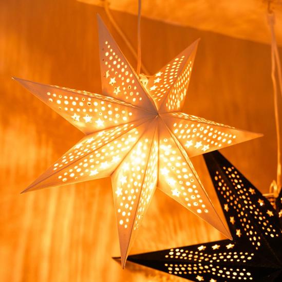 ValueLights Christmas 45cm White Velvet Star Plug In Lit Tree Topper Or Wall Light 1