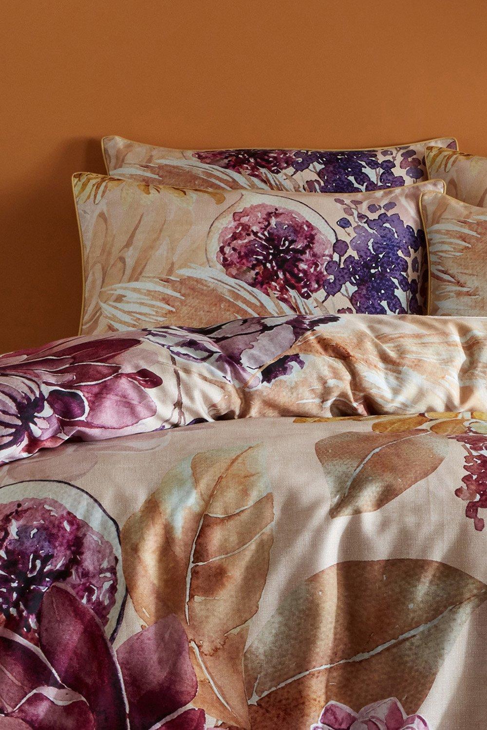 Saffa 200 Thread Count Floral Piped Pillowcases