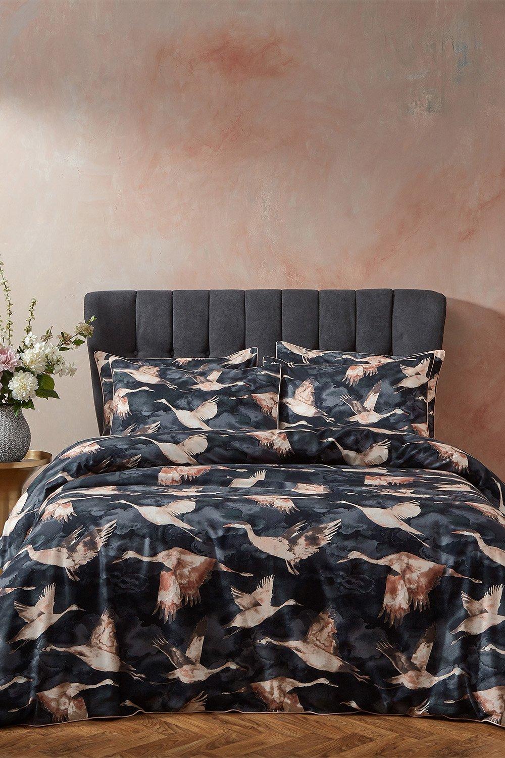 Flyway Birds Luxury Cotton Piped Duvet Cover Set