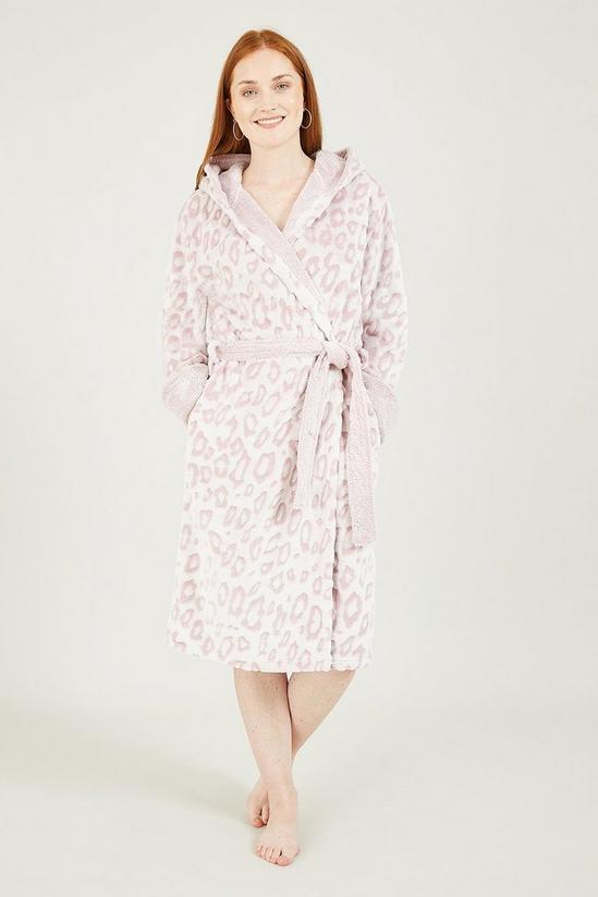 Yumi Pink Leopard Luxury 'Elivia' Fleece Long Robe 1