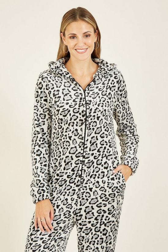 Yumi Grey Fleece 'Hibba' Snow Leopard Print Onesie with Pockets 2