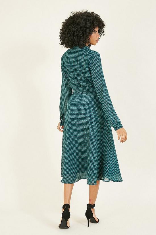 Yumi Geometric Print Long Sleeve 'Eilidh' Shirt Dress in Green 3