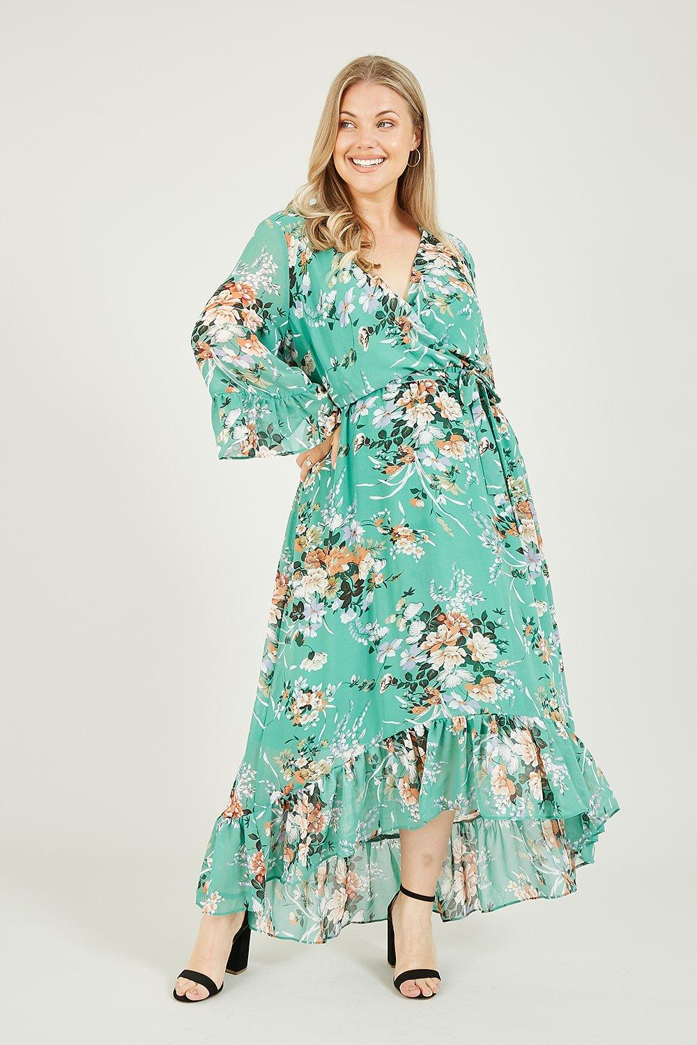 Dresses | Garden Floral Print Dipped Hem 'Tina' Dress | Yumi Curve