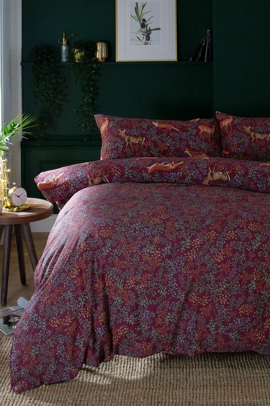 Deyongs Fox and Deer Mulberry 200 Thread Count Cotton Rich Reversible Duvet Cover Set 2