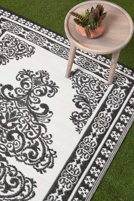 Homescapes Black and White Motif Design Reversible Outdoor Rug 2