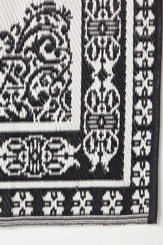Homescapes Black and White Motif Design Reversible Outdoor Rug 6