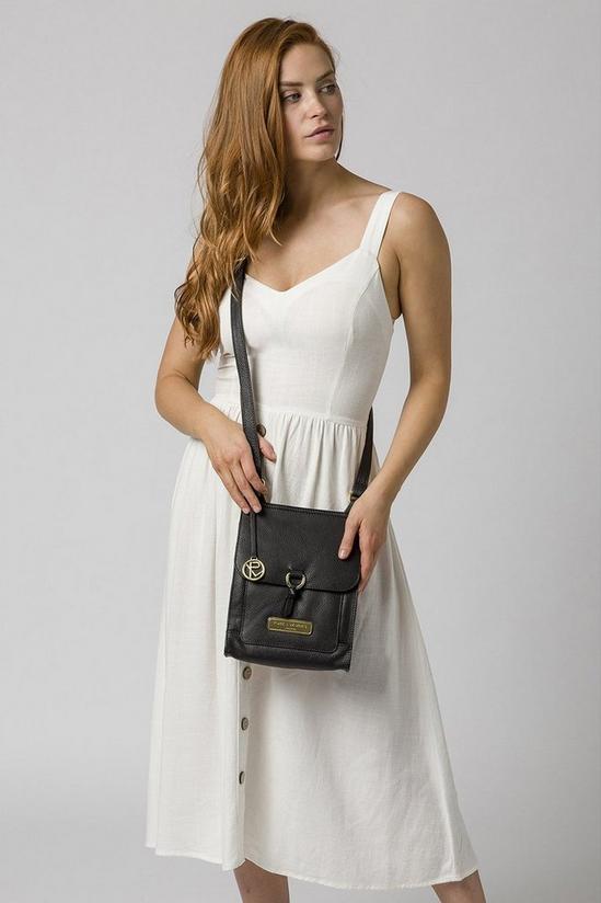 Pure Luxuries London 'Naomi' Leather Cross Body Bag 2