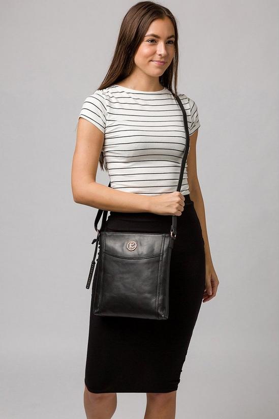 Pure Luxuries London 'Gilpin' Leather Cross Body Bag 2