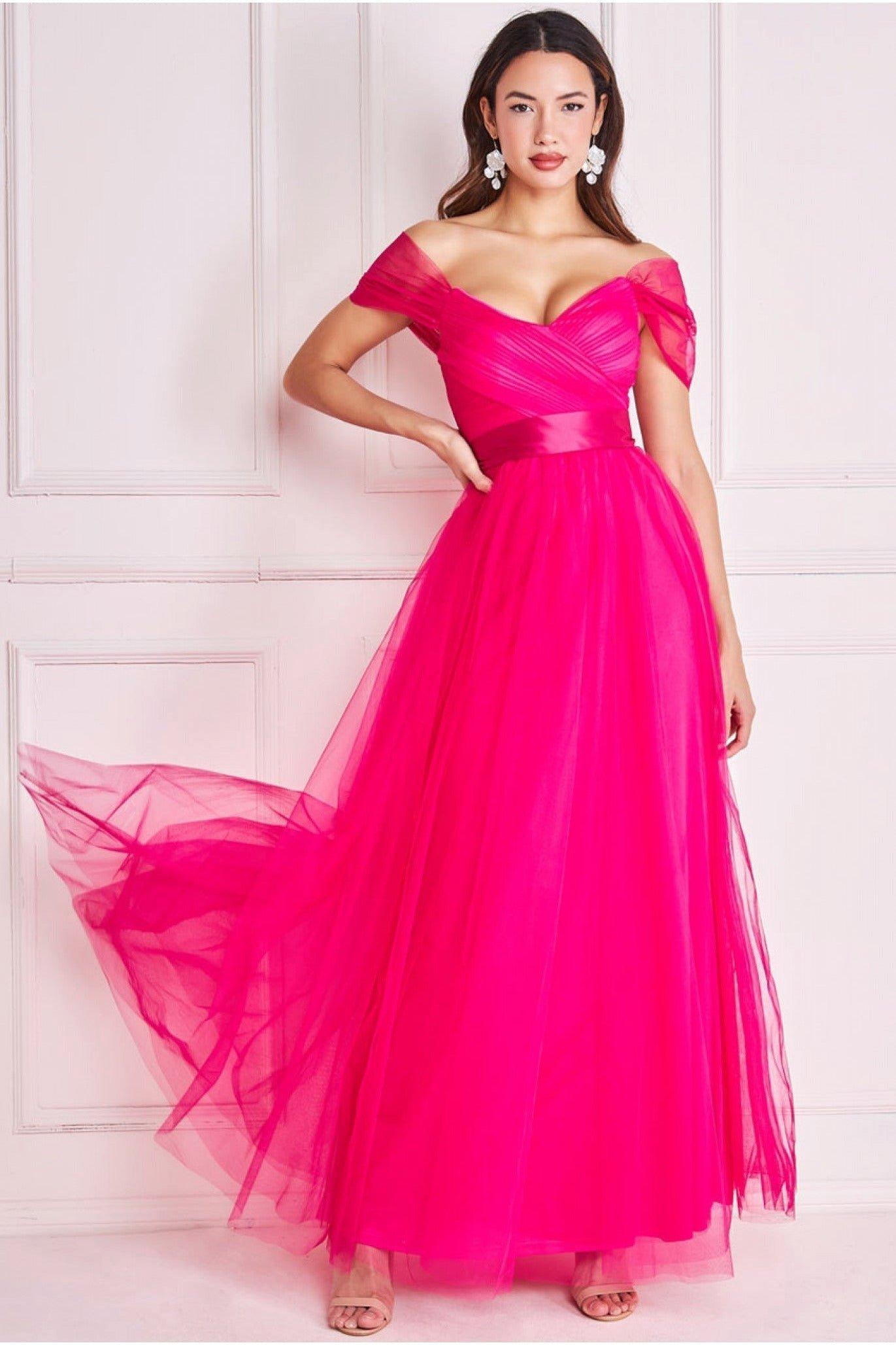 Evening gown in Red- S size, Women's Fashion, Dresses & Sets, Evening  Dresses & Gowns on Carousell