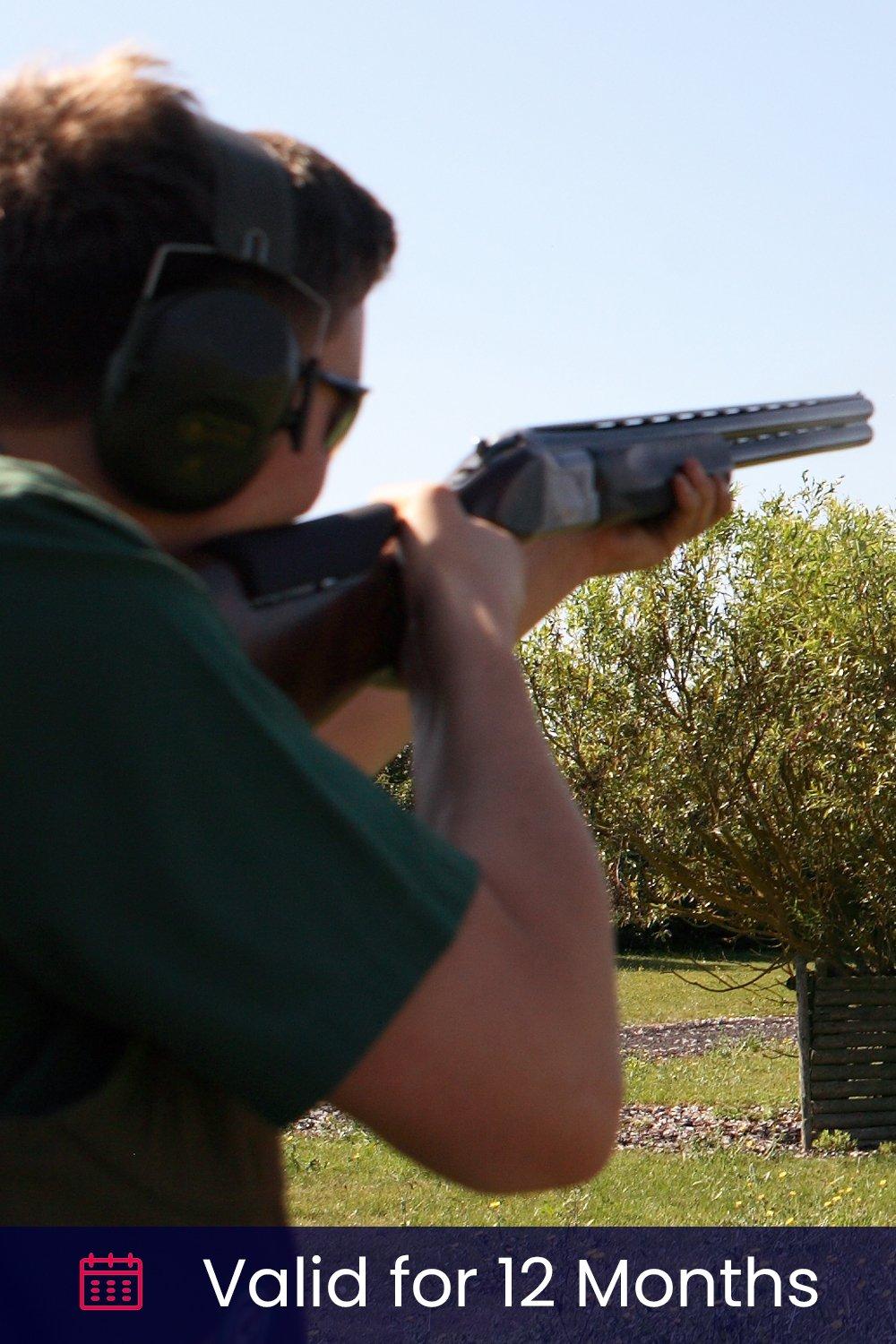 Clay Pigeon Shooting for Two with 100 Clays Gift Experience