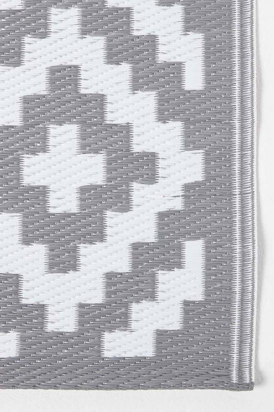 Homescapes Zoe Geometric White & Grey Outdoor Rug 3