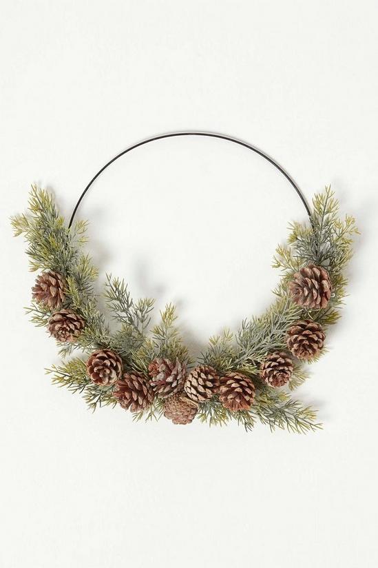 Homescapes Pinecone & Green Fir Wire Christmas Wreath 1