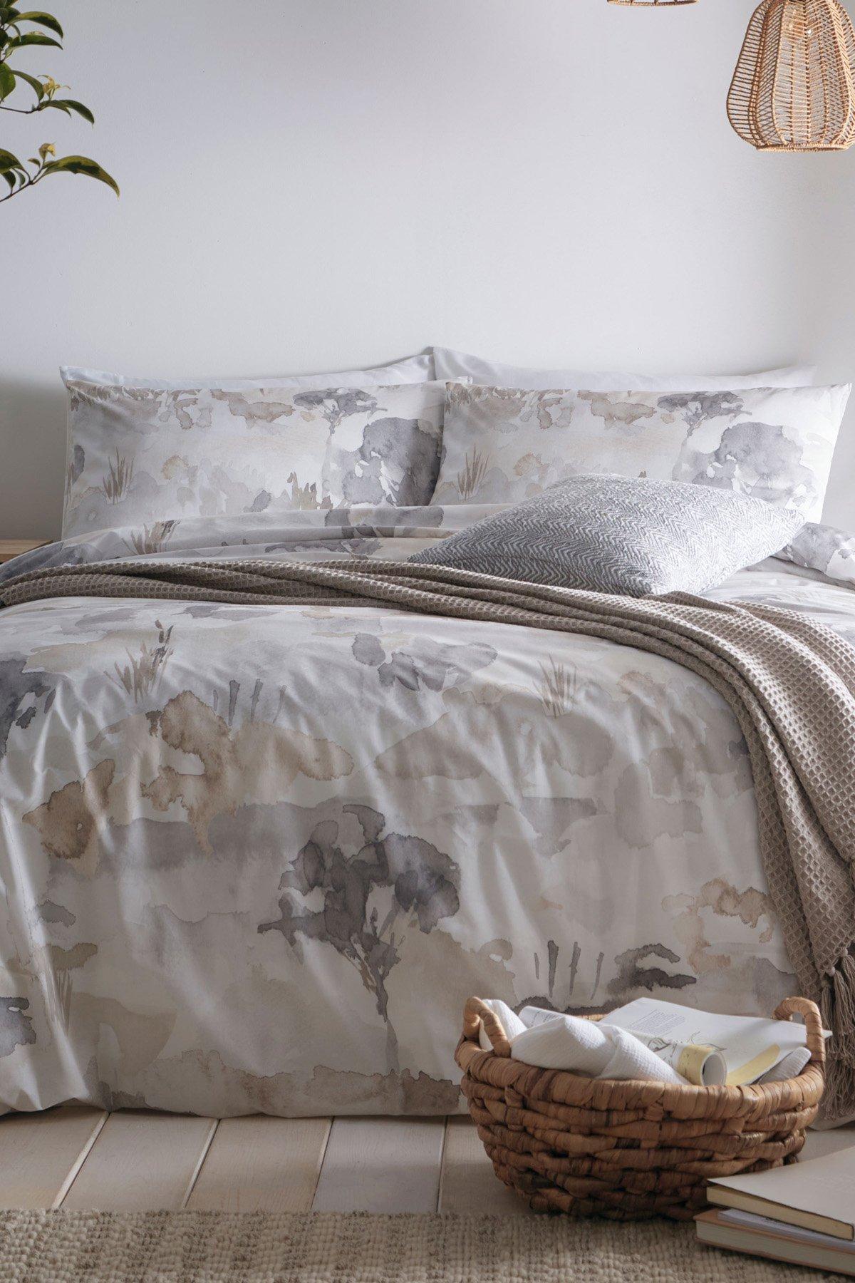 'Edale' 100% Cotton Duvet Cover Set With Contrast Piping