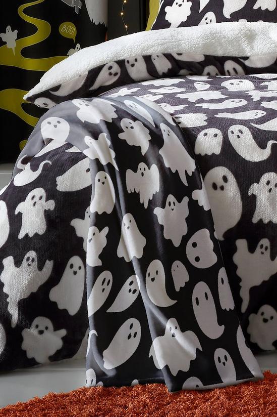 Bedlam 'Spooky Ghosts' Plush Fleece Throw 2