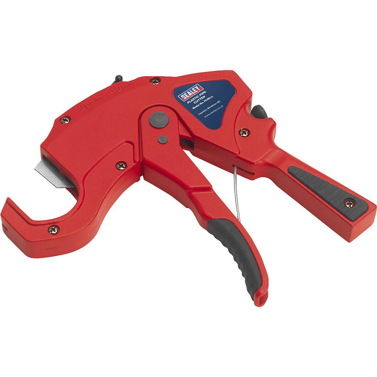 Die-Cast Plastic Pipe Cutter - 6mm to 42mm Capacity - Ratchet Cutting Action