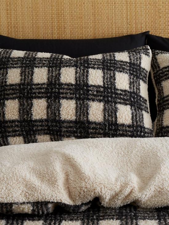 Catherine Lansfield 'Cosy Borg Sherpa Check' Duvet Cover Set 2