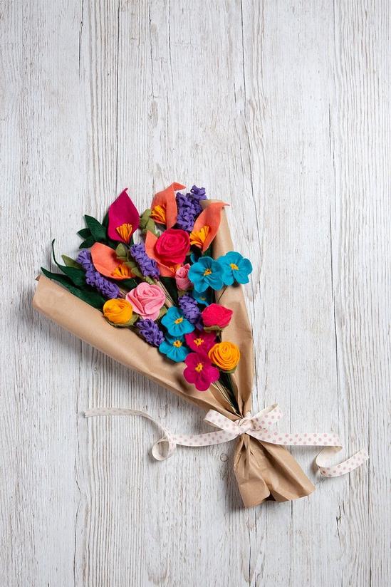 Wool Couture Felt Craft Kit - A Bouquet of Flowers 1