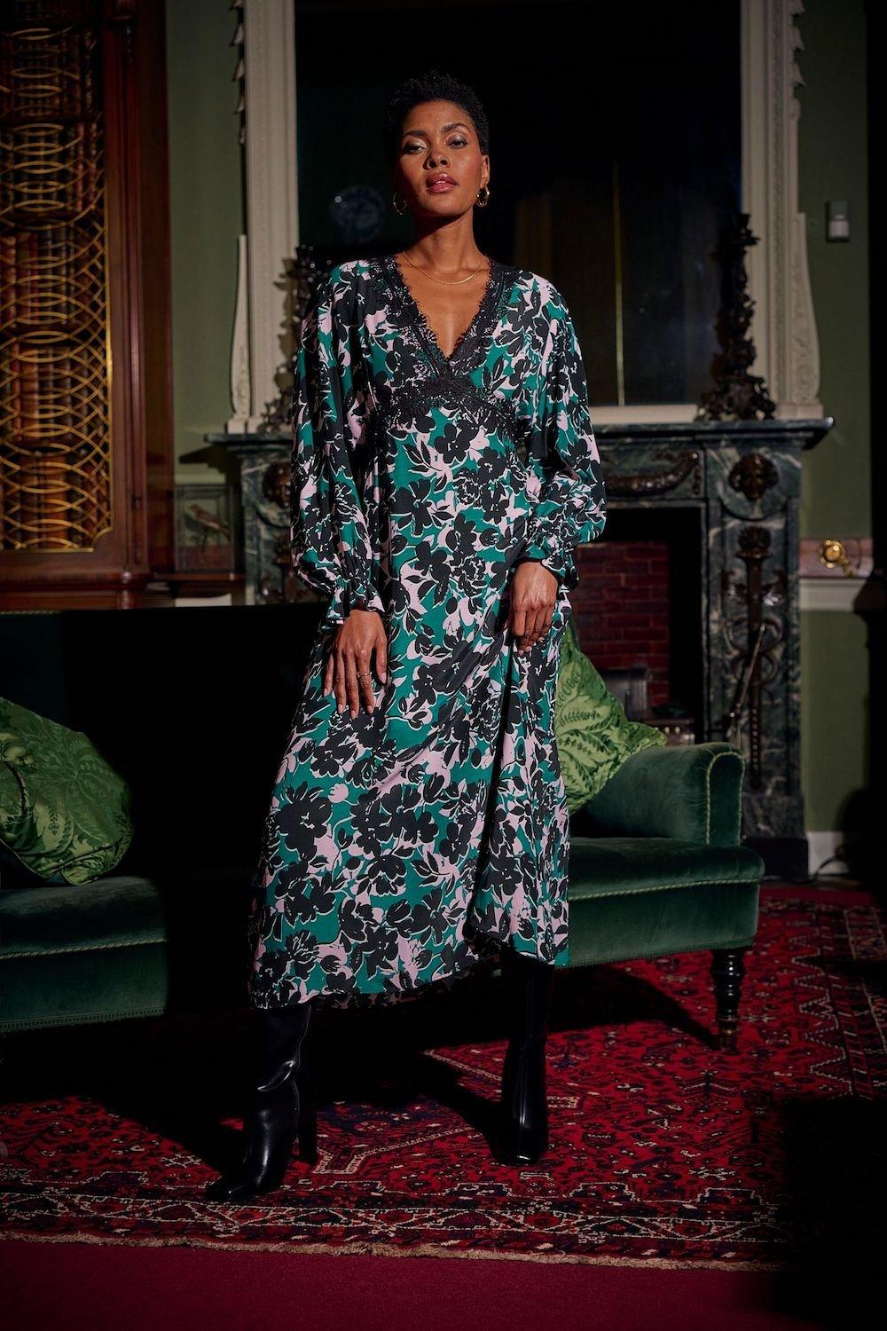Long Sleeved Floral Midi Dress With Lace Trims In Green