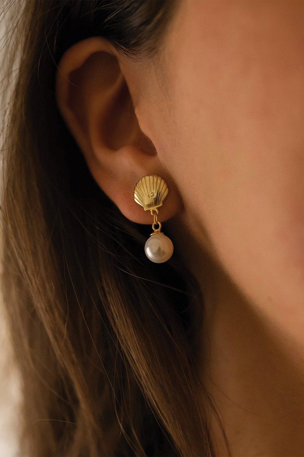18K Gold Shell Pearl Mermaid Stud Earrings