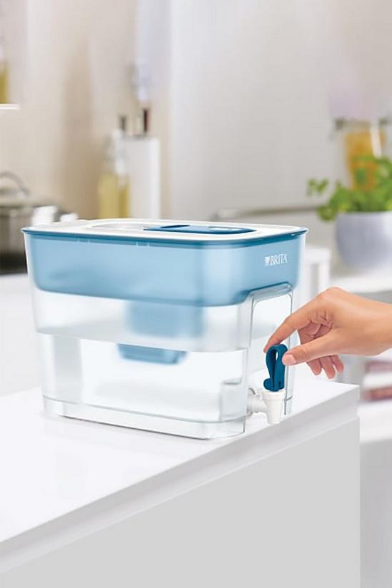 Brita 'Flow' 8.2L with Pack of 4 Maxtra Plus Cartridges 1