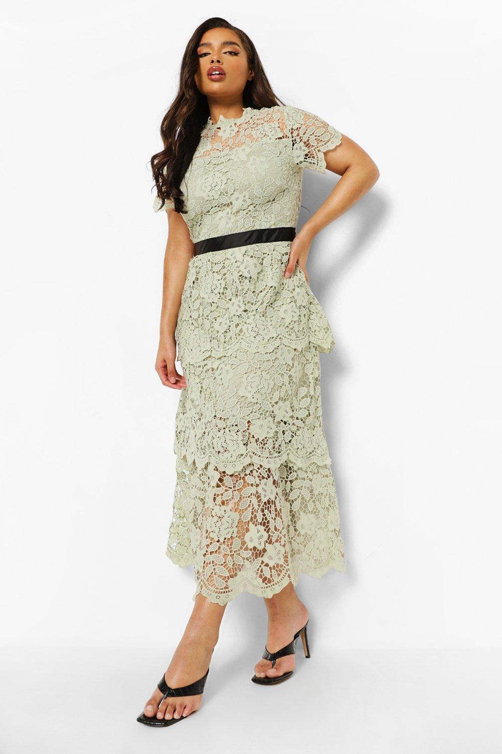 Plus Occasion Lace Tiered Midaxi Dress