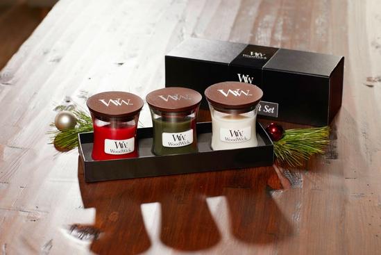 Woodwick Mini Candle Gift Set Frasier Fir, White Teak, Crimson Berries 2