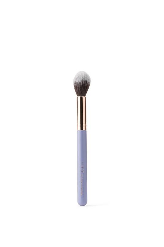 Luxie 522 Tapered Highlighting Dreamcatcher Brush 1
