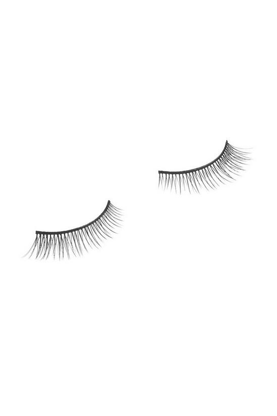 Benefit Real False Lashes Soft Separated Debutante Lashes 3