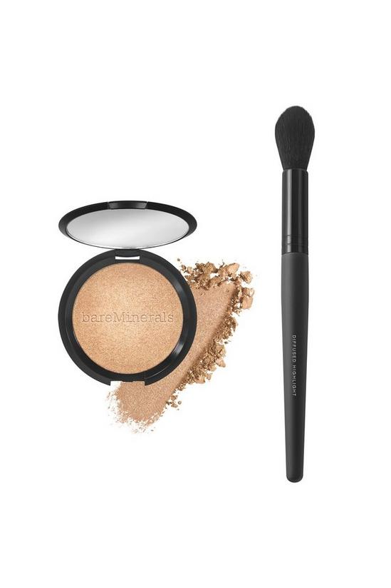 bareMinerals Diffused Highlighter Brush 2
