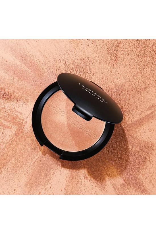 bareMinerals ENDLESS GLOW Pressed Highlighter 4