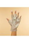 Voesh Collagen Gloves Hand Mask With Peppermint thumbnail 3