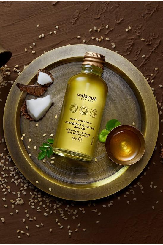 Vedayush Strengthen & Restore Hair Oil with Coconut, Moringa, Gotu Kola & Sesame 50ml 3