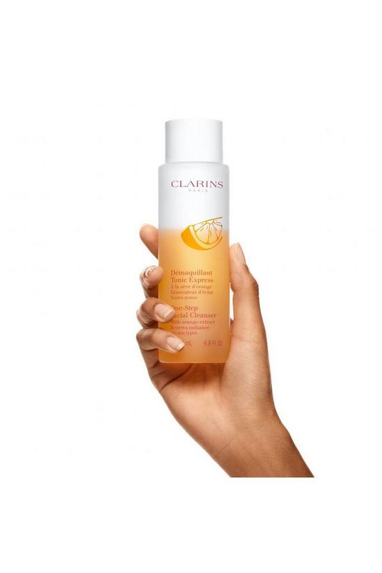 Clarins One-Step Facial Cleanser 4